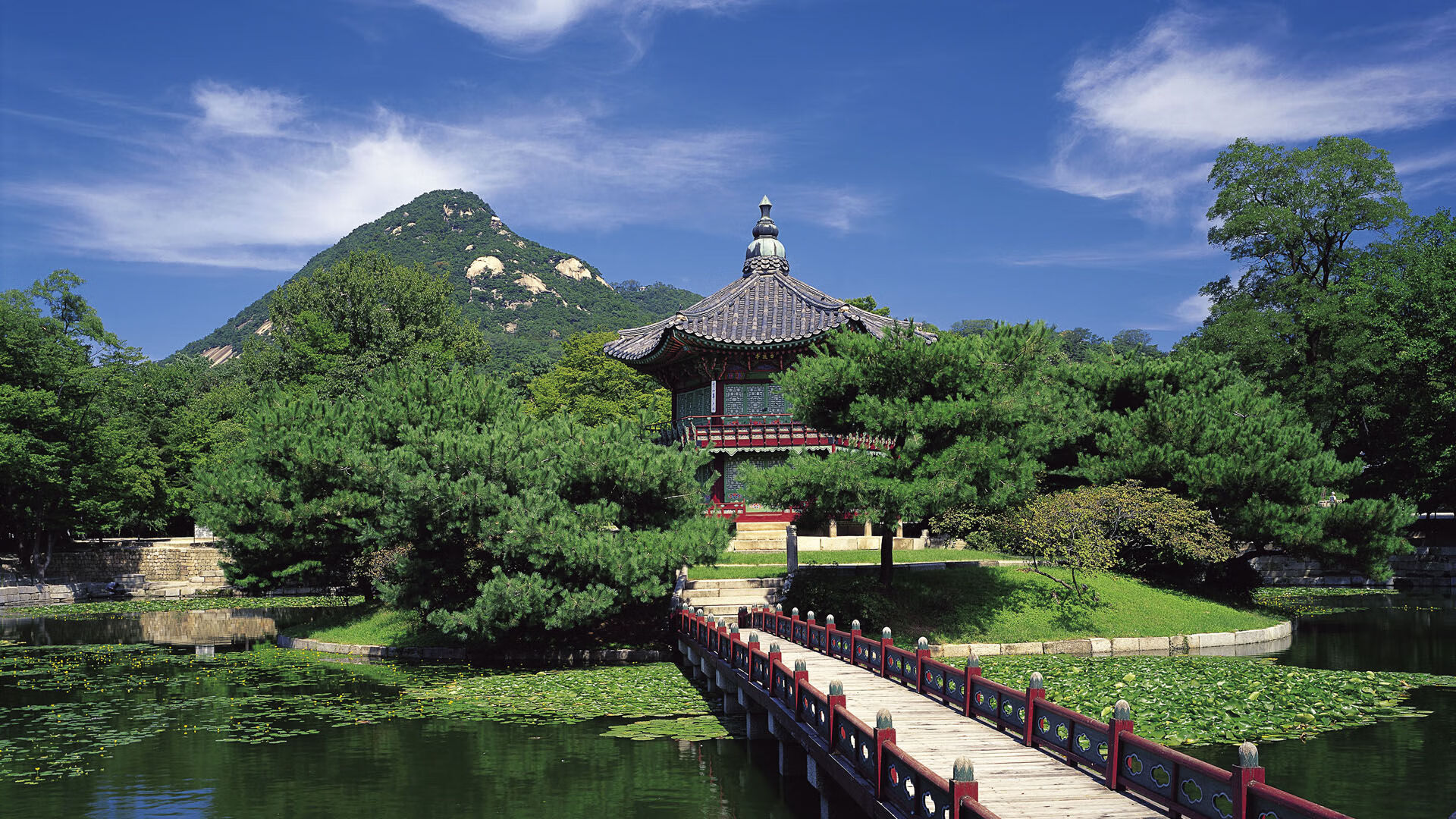 出发时间与奖牌概率成正相关,出发时间和到达时间